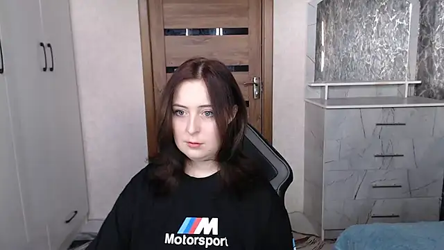 Kristy-Max online show from November 1, 2025, 10:42 am