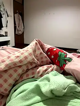 CM100412 online show from March 18, 2025, 6:39 pm