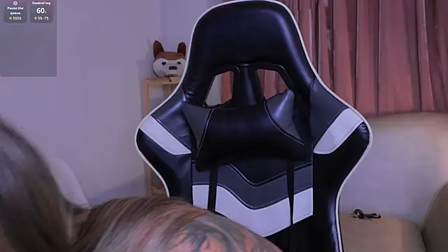 ashleyvalirya online show from September 22, 2025, 3:34 am