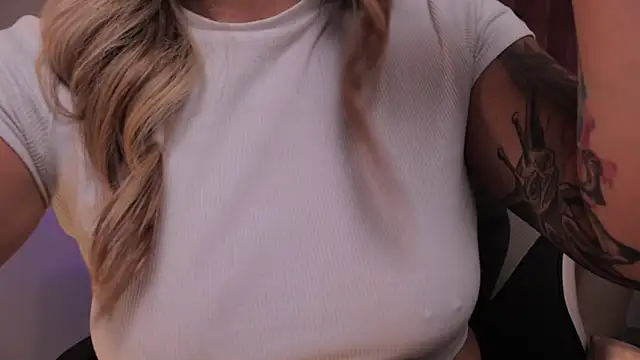 ashleyvalirya online show from October 9, 2025, 9:48 pm