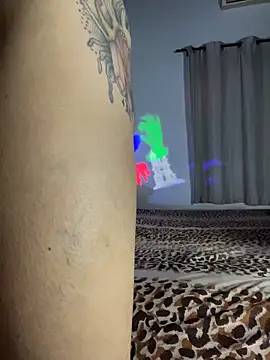 xMirana  online show from November 17, 2025, 8:29 am