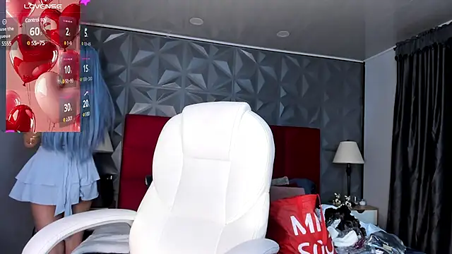 Giovanna oliveira online show from March 5, 2025, 8:00 am