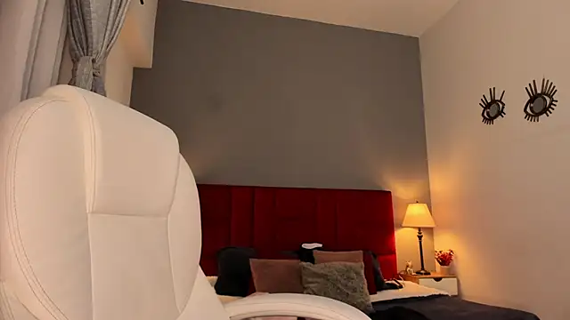 Giovanna oliveira online show from October 27, 2025, 5:52 am