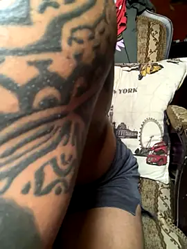 Snapshot of moody1996- chatting on October 17, 2025, 7:22 am moody1996- online show from October 17, 2025, 7:22 am