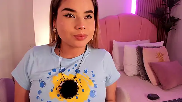 Victoria vallejo  online show from February 21, 2026, 11:45 am