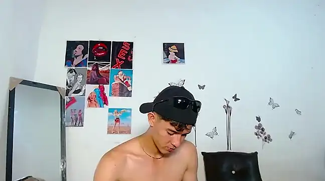 cristofer 988 online show from February 21, 2025, 4:18 am