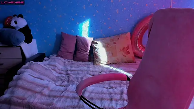 Snapshot of Traneba chatting on February 20, 2026, 8:16 am Traneba online show from February 20, 2026, 8:16 am