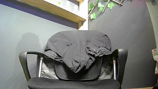 hardbigcock16 online show from October 17, 2025, 6:50 am