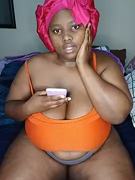 Snapshot of queenxdede chatting on May 15, 2026, 4:05 pm queenxdede online show from May 15, 2026, 4:05 pm