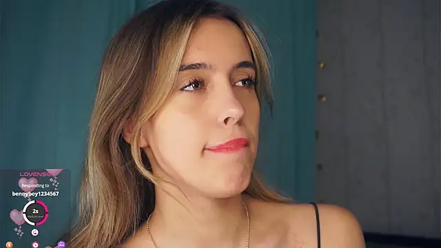 Snapshot of FannyHewson chatting on October 24, 2025, 7:57 pm FannyHewson online show from October 24, 2025, 7:57 pm