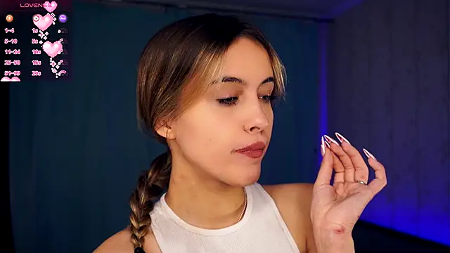 Snapshot of FannyHewson chatting on November 4, 2025, 7:50 pm FannyHewson online show from November 4, 2025, 7:50 pm