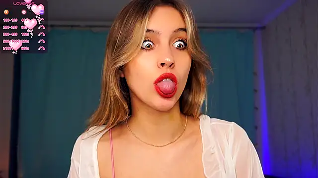 Snapshot of FannyHewson chatting on November 18, 2025, 8:12 pm FannyHewson online show from November 18, 2025, 8:12 pm