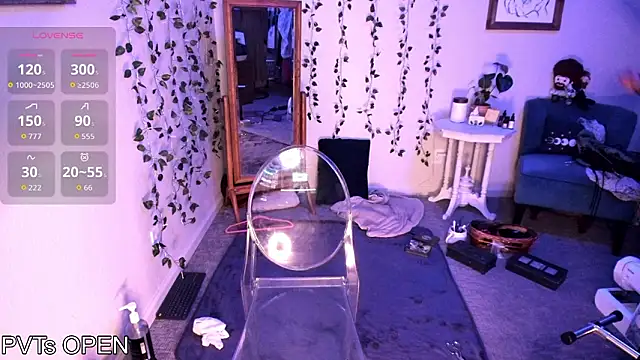 Snapshot of Peaches_N_Kreme chatting on February 9, 2026, 2:42 am Peaches N Kreme online show from February 9, 2026, 2:42 am