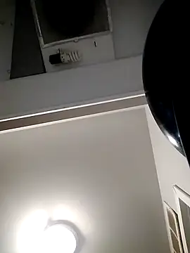 helloongg online show from November 5, 2025, 3:04 pm