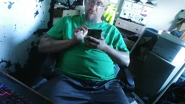 slickwill123 online show from June 15, 2026, 11:48 pm