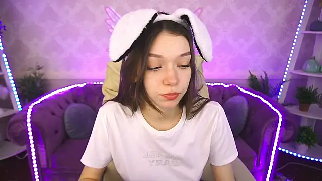 Snapshot of Cherry_Wipe chatting on February 10, 2025, 1:44 pm Cherry Wipe online show from February 10, 2025, 1:44 pm