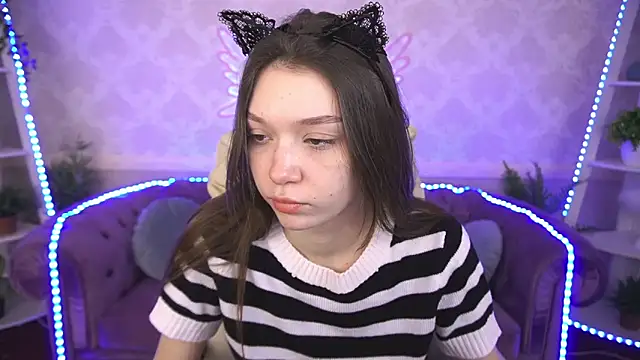 Snapshot of Cherry_Wipe chatting on February 17, 2025, 1:33 pm Cherry Wipe online show from February 17, 2025, 1:33 pm