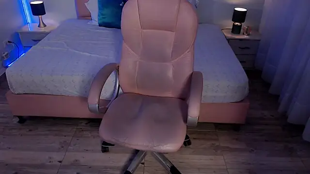 zoe jones13 online show from February 10, 2026, 4:00 am