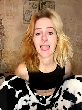 JoleneFuego online show from November 5, 2025, 9:18 pm