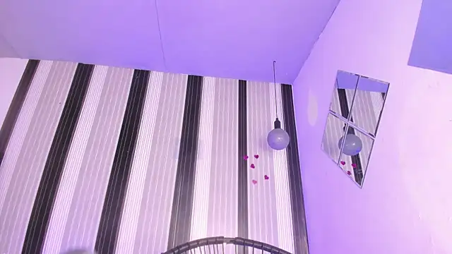 quianna  online show from March 22, 2025, 3:42 pm