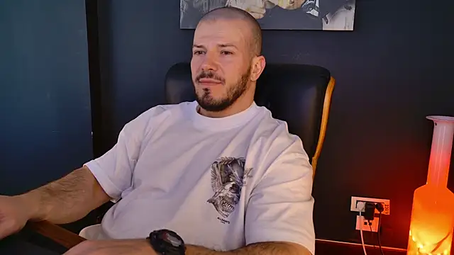 Snapshot of AngeloEric chatting on February 4, 2026, 11:05 am AngeloEric online show from February 4, 2026, 11:05 am