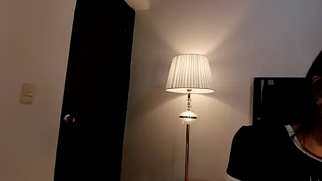 Snapshot of lilithTeen1_ chatting on February 24, 2026, 7:20 am lilithTeen1 online show from February 24, 2026, 7:20 am