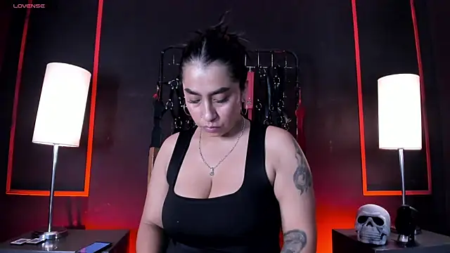 Carolina Arias online show from April 3, 2026, 8:04 pm