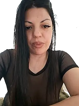 Snapshot of Paulitta- chatting on January 3, 2025, 10:19 pm Paulitta- online show from January 3, 2025, 10:19 pm