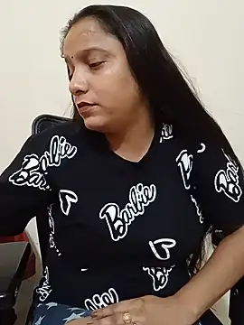 Simran-Kaur143 online show from July 8, 2026, 10:27 am