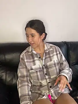  Luuna online show from March 10, 2025, 5:07 pm