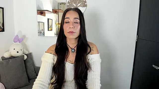 electra hunt online show from April 21, 2026, 12:56 am