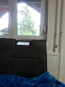 allinqueen online show from October 12, 2025, 10:05 am