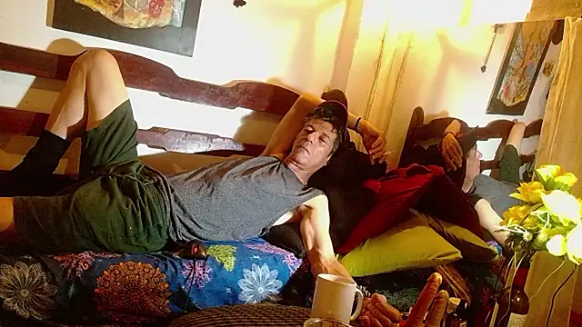 laye19 online show from February 15, 2026, 5:52 am