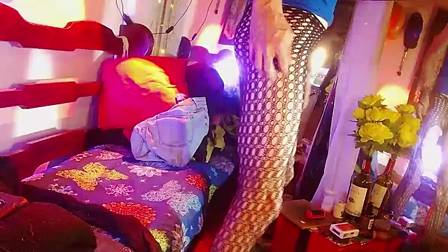 laye19 online show from February 6, 2026, 4:52 am