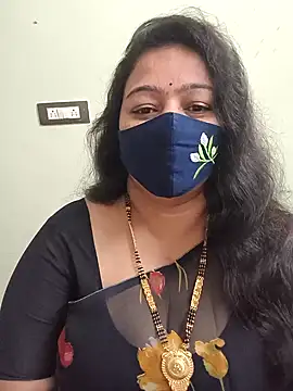 neelu-hoty online show from February 18, 2026, 9:50 am