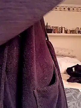 Snapshot of Hand69someguy chatting on December 5, 2024, 12:03 am Hand69someguy online show from December 5, 2024, 12:03 am