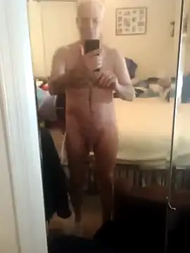 Snapshot of Hand69someguy chatting on November 13, 2025, 10:24 pm Hand69someguy online show from November 13, 2025, 10:24 pm