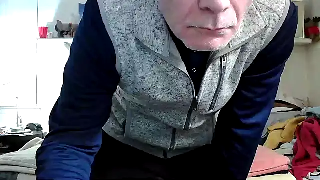 Snapshot of Hand69someguy chatting on December 3, 2025, 1:17 am Hand69someguy online show from December 3, 2025, 1:17 am