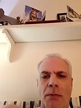 Snapshot of Hand69someguy chatting on December 6, 2024, 3:13 am Hand69someguy online show from December 6, 2024, 3:13 am