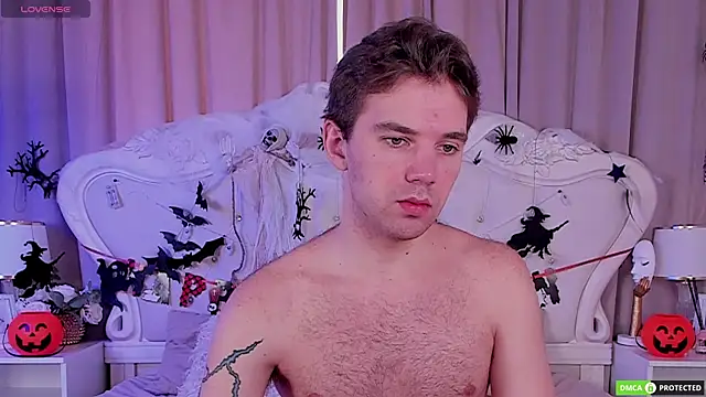 ArthurWhitee online show from October 24, 2025, 3:16 am