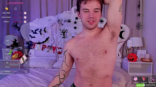 ArthurWhitee online show from October 15, 2025, 5:43 pm