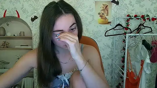  Barbie Kiss  online show from November 3, 2025, 3:37 pm