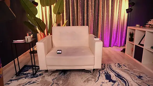 angelinaRae online show from October 29, 2025, 4:28 pm