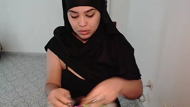 Snapshot of VenussTits97 chatting on February 23, 2025, 1:24 am VenussTits97 online show from February 23, 2025, 1:24 am