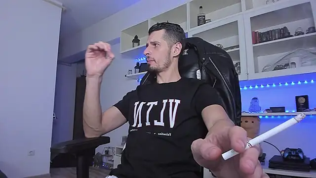 ToddClaytonn online show from December 3, 2024, 7:28 pm