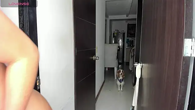 emily huddson  online show from September 16, 2025, 12:22 am