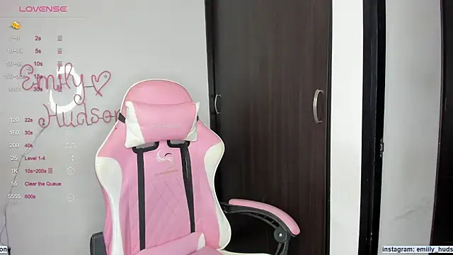 emily huddson  online show from December 10, 2024, 5:22 pm