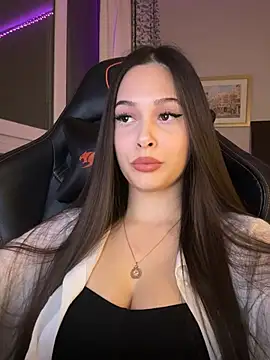 Snapshot of EricaWalls chatting on February 4, 2026, 8:26 pm EricaWalls online show from February 4, 2026, 8:26 pm