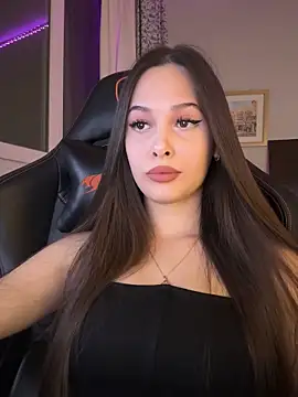 Snapshot of EricaWalls chatting on February 5, 2026, 6:37 pm EricaWalls online show from February 5, 2026, 6:37 pm