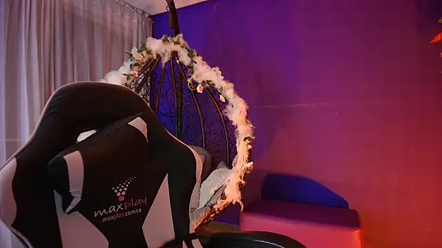 vanelope11 online show from April 12, 2026, 2:37 am